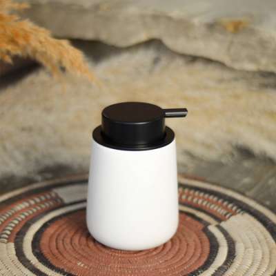 Диспенсер для жидкого мыла "Vieena"